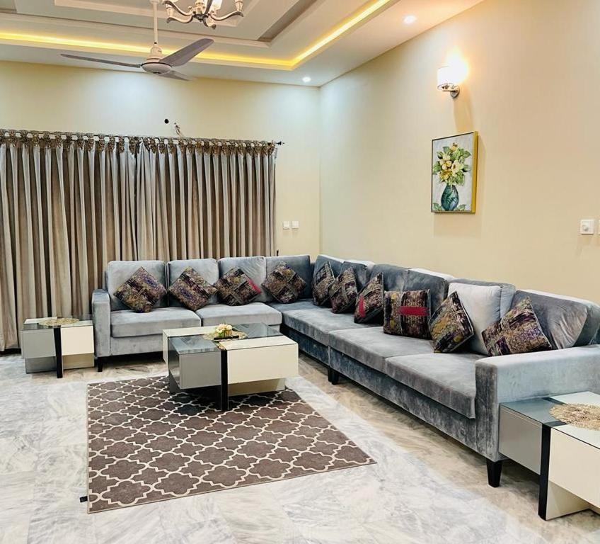 Homey Islamabad Rum bild